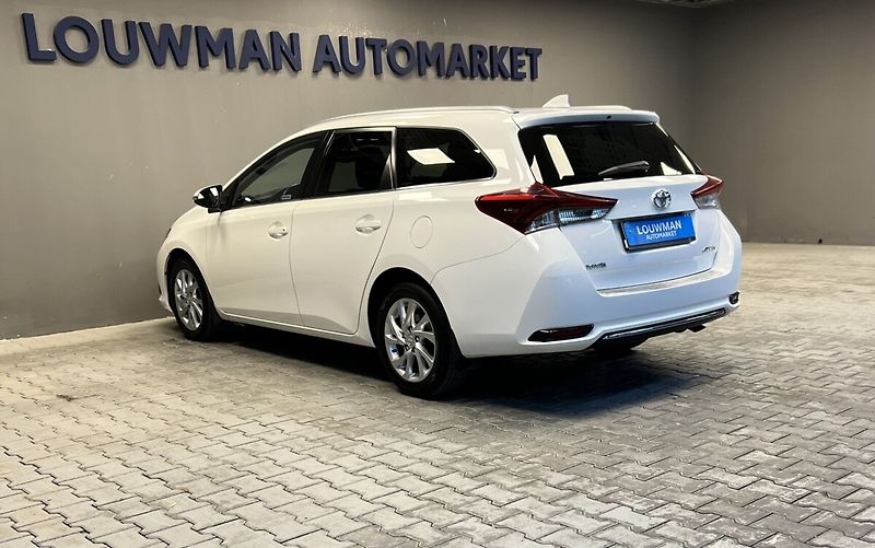 Toyota Auris Valvematic Touring Sports Acti - fotka 15 z 16