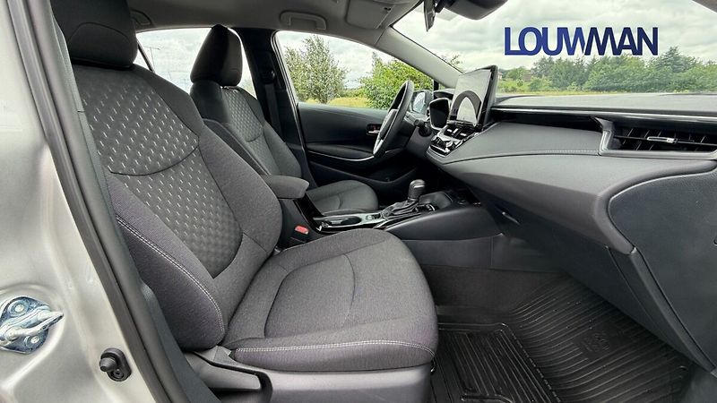 Toyota Corolla 1.8 HEV CVT COMFORT TECH - fotka 15 z 24