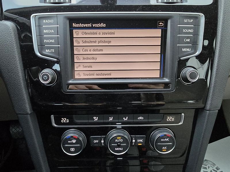 Volkswagen Golf 110kW DSG HIGHLINE -DPH - fotka 33 z 38