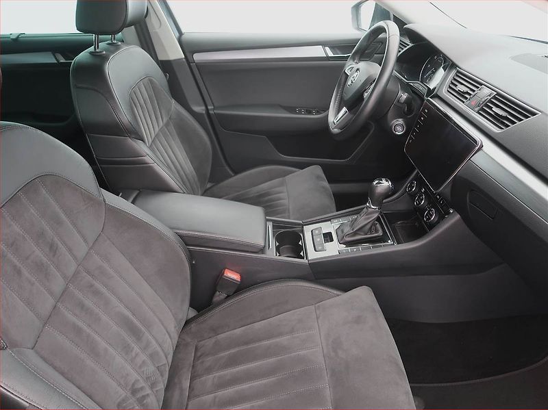 Škoda Superb (2018) Style 2.0 TDI, Automat - fotka 9 z 23