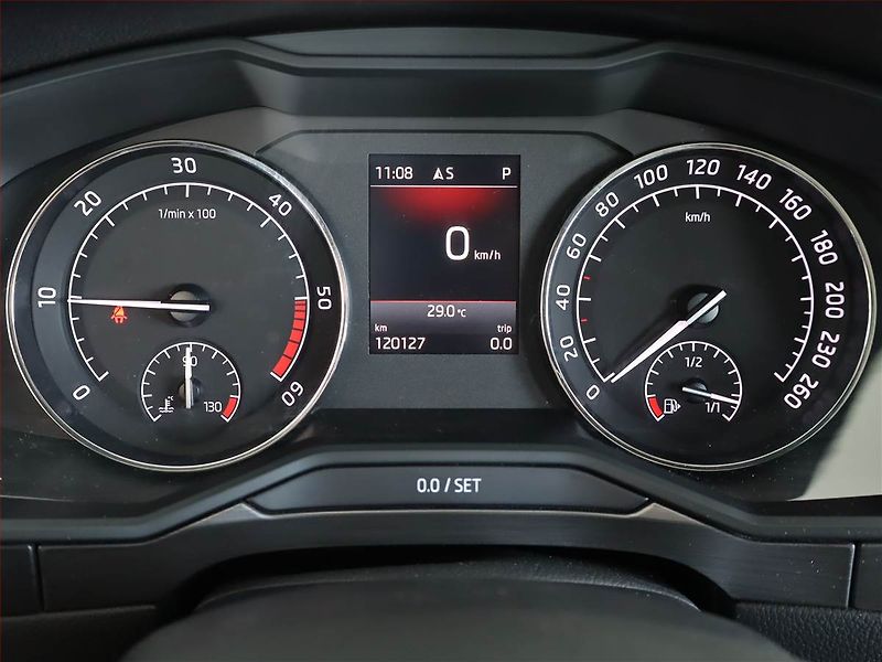 Škoda Superb (2018) 2.0 TDI - fotka 11 z 25