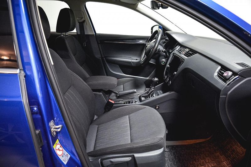 Škoda Octavia Combi 1.5 Tsi G-Tec Style 7st  - fotka 17 z 25