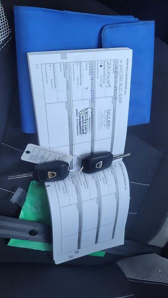 Dacia Lodgy STEPWAY 1,6i 75 KW 7 MÍST - fotka 26 z 26