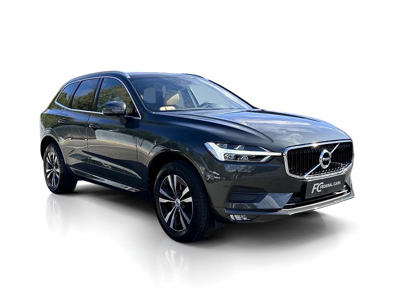 Volvo XC60 T5 AWD // MOMENTUM PRO  - fotka 7 z 49
