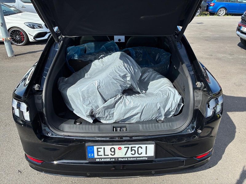 Ford Mustang Mach-E (2024) PREM BEV 91kWh 275kw PrD AWD - fotka 6 z 11