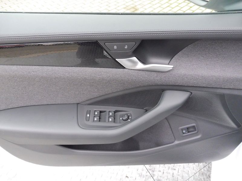 Volkswagen Passat (2026) 1,5 TSI 150kW eHybrid - fotka 18 z 28