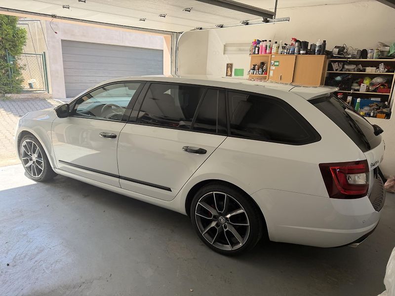 Škoda Octavia RS-4X4-AUTOMAT-SERVIS-TOP-ČR - fotka 4 z 20