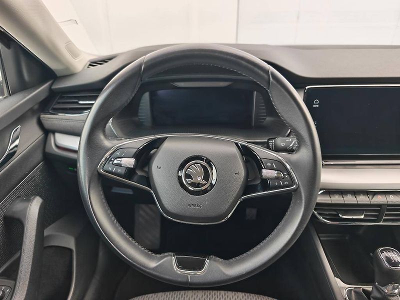 Škoda Octavia Style 6MP 2,0TDI - fotka 11 z 23