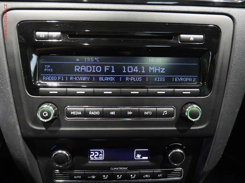 Škoda Rapid (2014) 1.2 TSi, 1.maj, Xenon - fotka 14 z 18