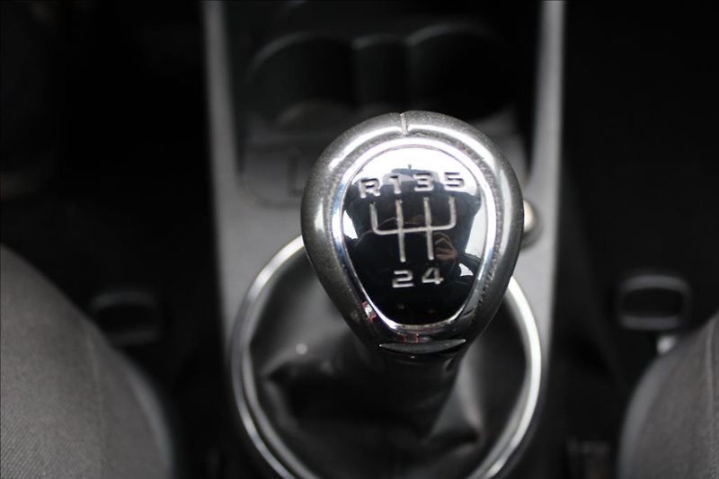 Škoda Fabia 1,6 TDi  KLIMA, STK 10/2028 - fotka 17 z 20
