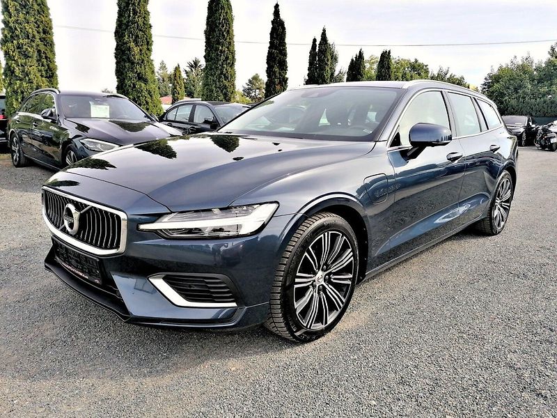 Volvo V60 (2020) 2.0 T6 AWD PHEV INSCRIPTION - fotka 2 z 42
