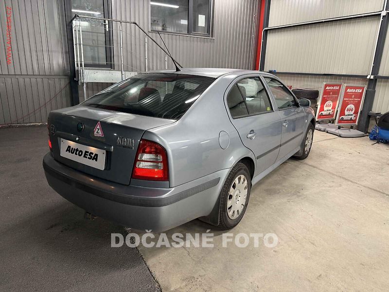 Škoda Octavia (2005) 1.6 i, 1.maj,ČR, Tour - fotka 2 z 3