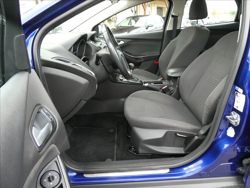 Ford Focus 1,5 110kW 1.MAJITEL, SERVISKA - fotka 20 z 48
