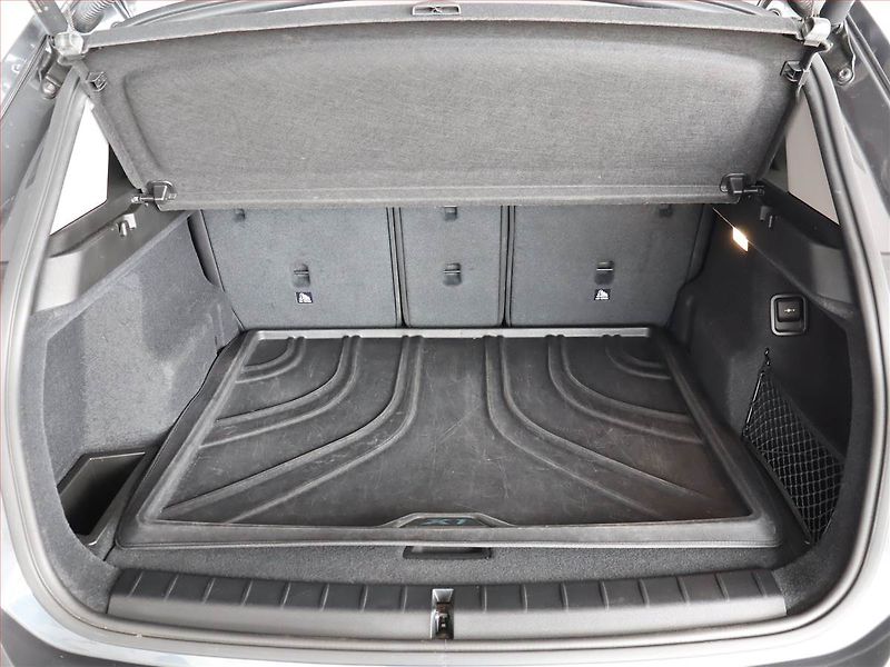 BMW X1 (2022) Innovation xDrive18d - fotka 14 z 21