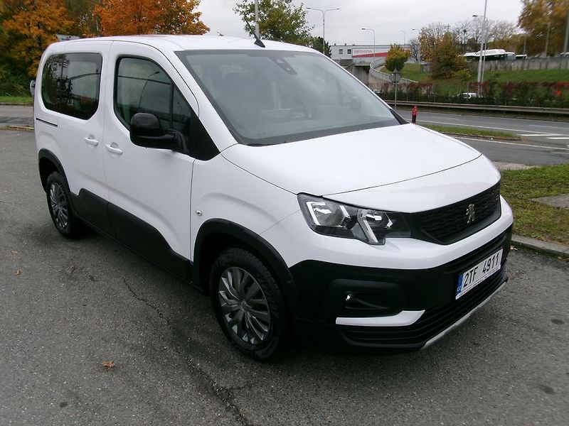 Peugeot Rifter (2022) 1.2i KOUPENO ČR,1.MAJITEL - fotka 4 z 16