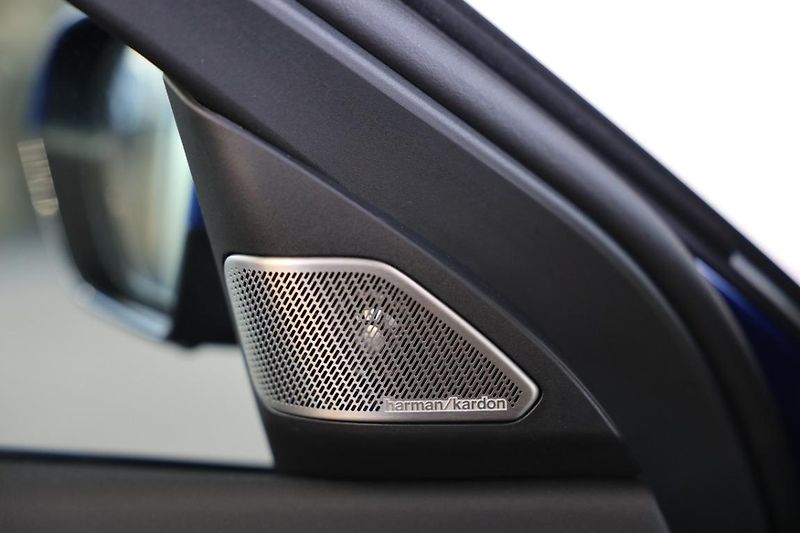 BMW Řada 3 i3 50 xDrive - fotka 12 z 16