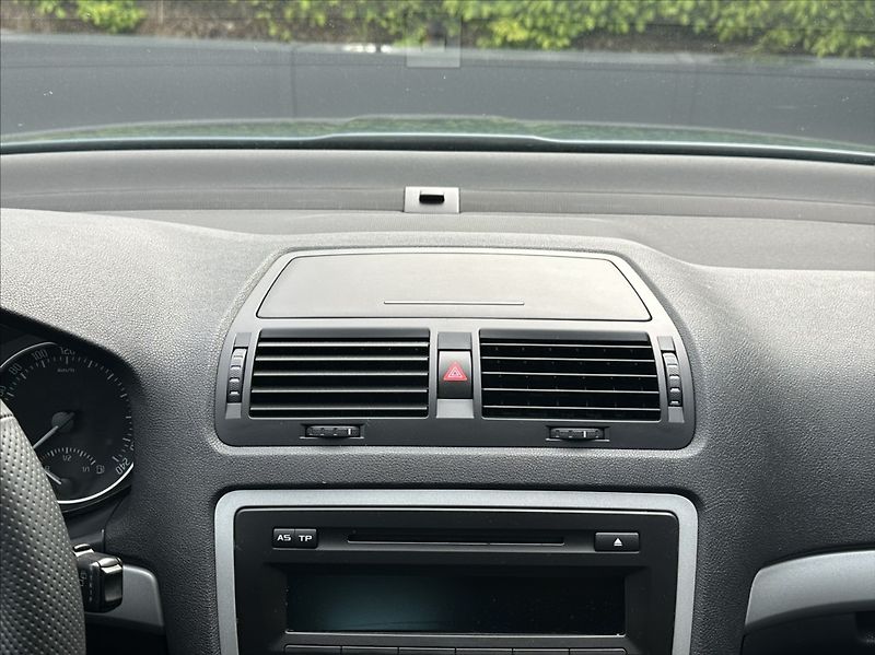 Škoda Octavia 1,8 TSI 152PS  II FL Family - fotka 23 z 44