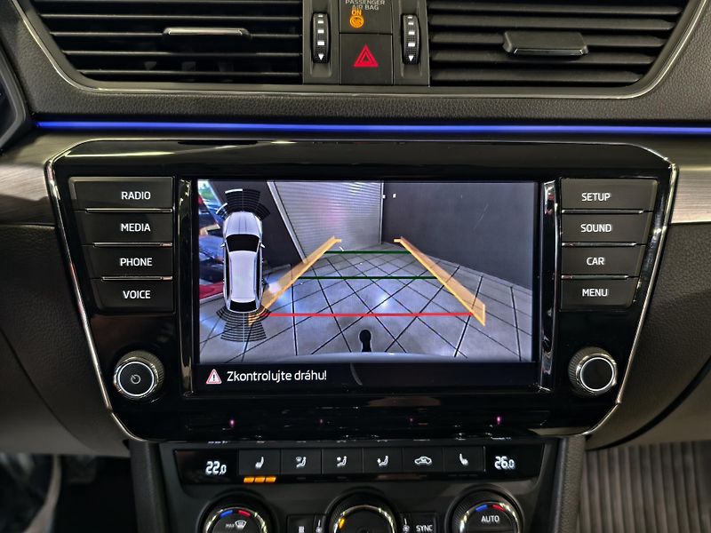 Škoda Superb 2.0 TDi 140kW 4x4 DSG STYLE - fotka 15 z 25