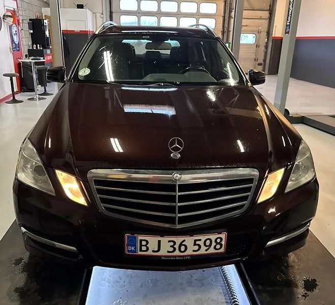 Mercedes-Benz Třídy E 220 CDI BlueEFFICIENCY 7GTRON. - fotka 1 z 5