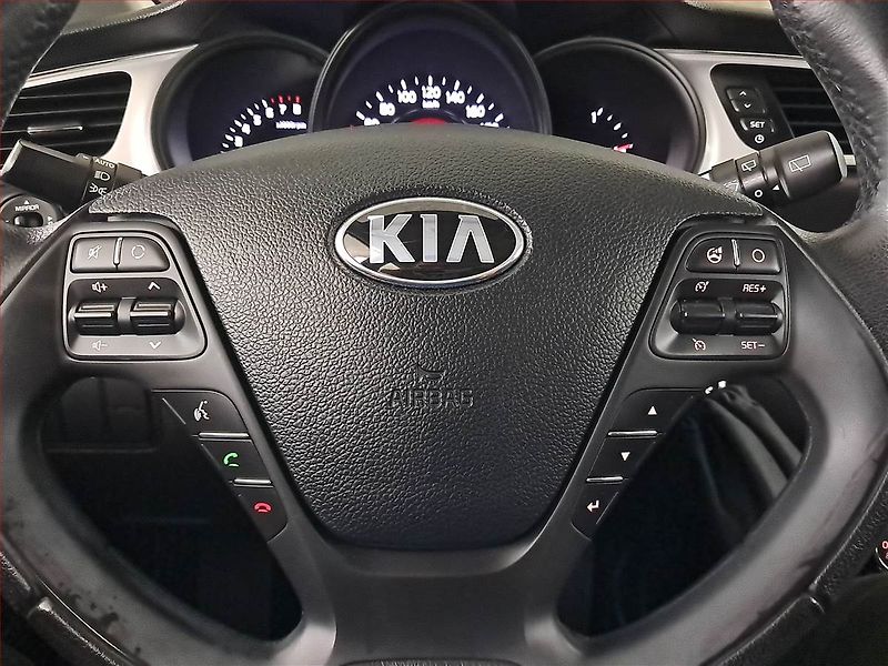 Kia Ceed (2017) 1.4 CVVT, Tempomat - fotka 15 z 17