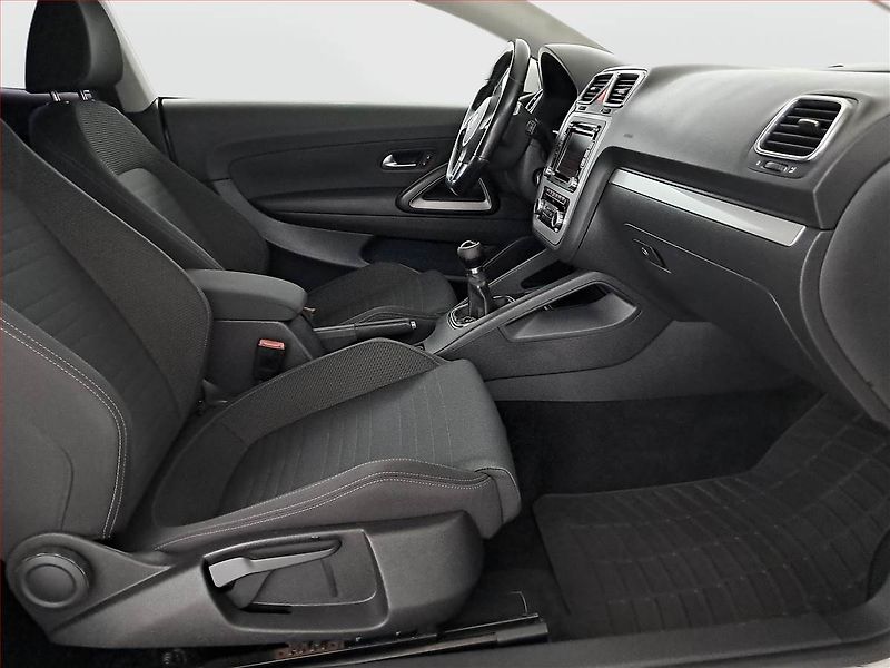 Volkswagen Scirocco (2010) Sport 1.4 TSI, Park. senzory - fotka 9 z 14