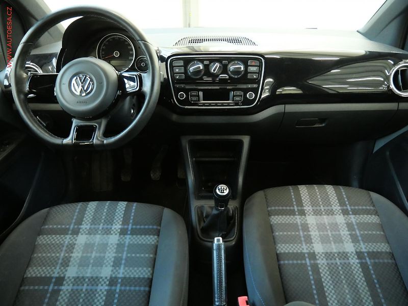 Volkswagen up! (2016) 1.0 MPi Club, Panor - fotka 8 z 17