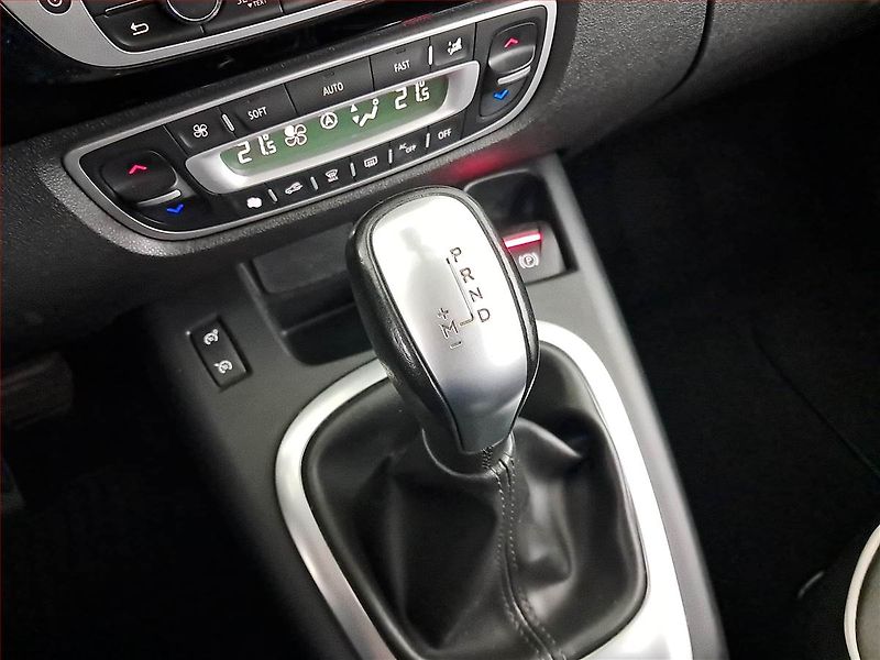 Renault Grand Scénic (2013) 2.0 dCi, Automat, Navi - fotka 13 z 22