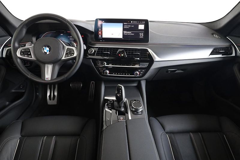 BMW Řada 5 520d xDrive - fotka 5 z 22