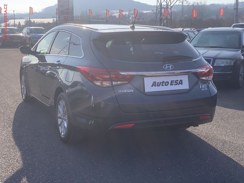 Hyundai i40 (2015) 1.7 CRDi, Automat - fotka 4 z 17