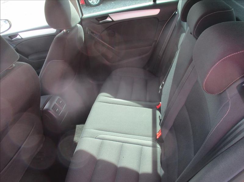 Volkswagen Golf 1,2 TSI, aut.klima,serv.kniha, - fotka 11 z 35