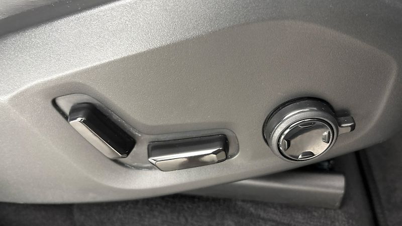Volvo XC90 2.0 B5 AUT AWD Inscription - fotka 23 z 33