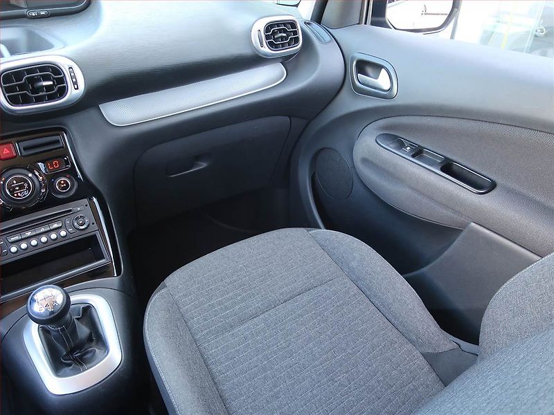 Citroën C3 Picasso (2016) Exclusive 1.4 i, Serv.kniha - fotka 8 z 17
