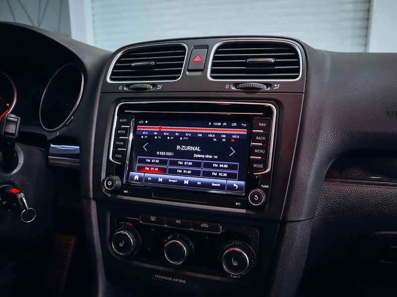 Volkswagen Golf GTI - fotka 21 z 27
