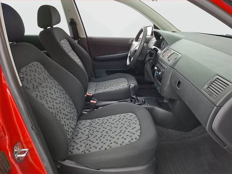 Škoda Fabia (2007) 1.2 12V, oblíbený vůz - fotka 9 z 13