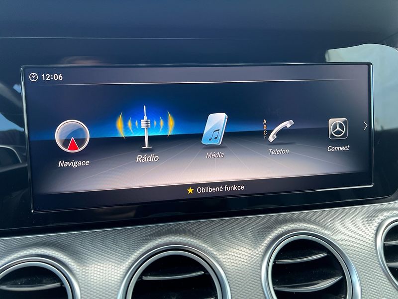 Mercedes-Benz Třídy E (2018) 2.0d AMG-line! Navi! Tažné! - fotka 31 z 42