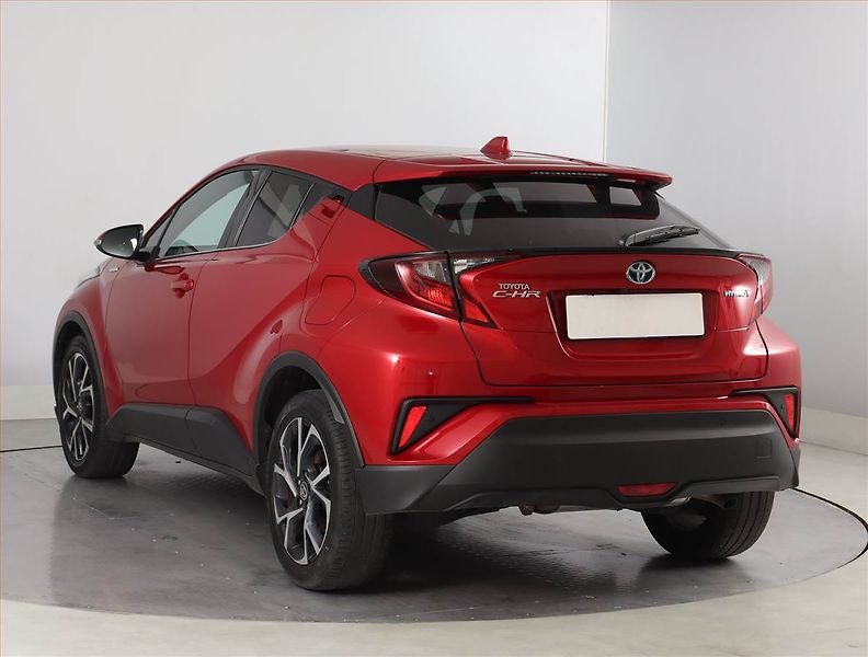 Toyota C-HR (2021) Style 1.8 Hybrid - fotka 4 z 22