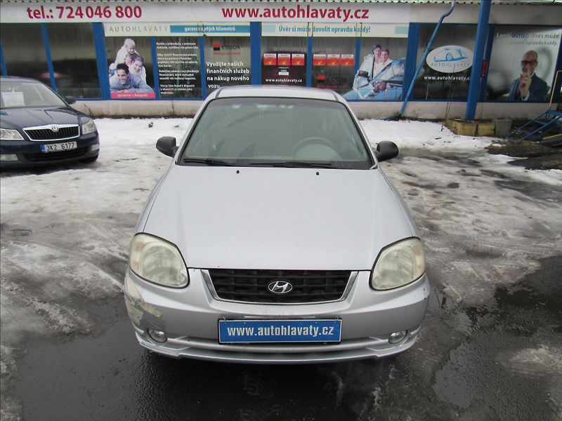 Hyundai Accent 1,3 63kW - fotka 2 z 23