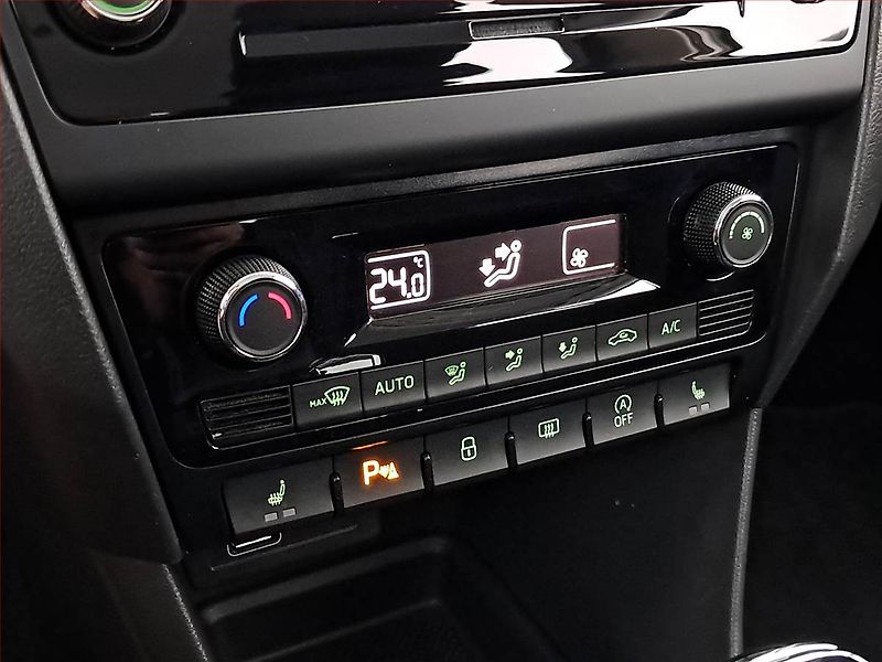 Škoda Rapid (2018) Style Plus 1.0 TSI, Automat - fotka 16 z 19