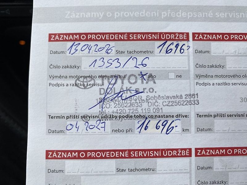 Toyota Yaris 1.5HEV 130, ČR, GR Sport, DPH - fotka 18 z 18