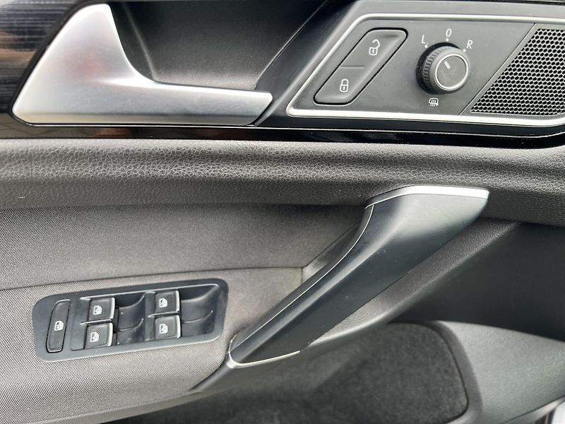 Volkswagen Golf Sportsvan (2018) 1,6TDi 85kW HIGHLINE - tažné - fotka 34 z 39