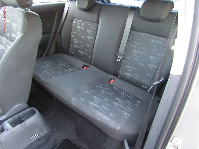Opel Corsa (2012) 1.2 i, AC, park.asist - fotka 10 z 15