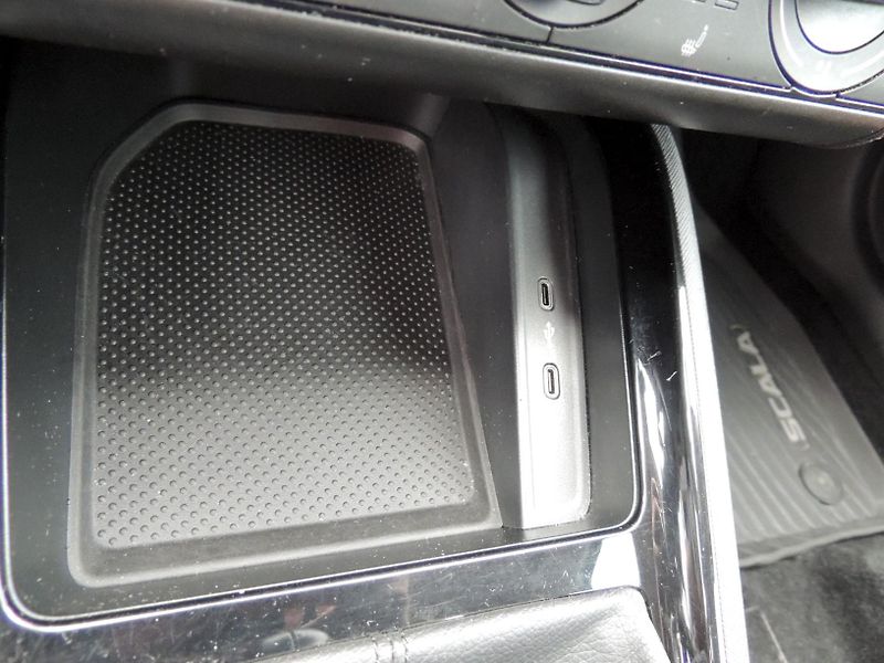 Škoda Scala (2022) 1.5TSi,110kw,AMB+,ČR,1.majitel - fotka 29 z 52