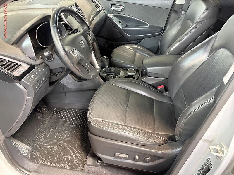 Hyundai Santa Fe (2012) 2.2 CRDi 4x4, Premium - fotka 9 z 18
