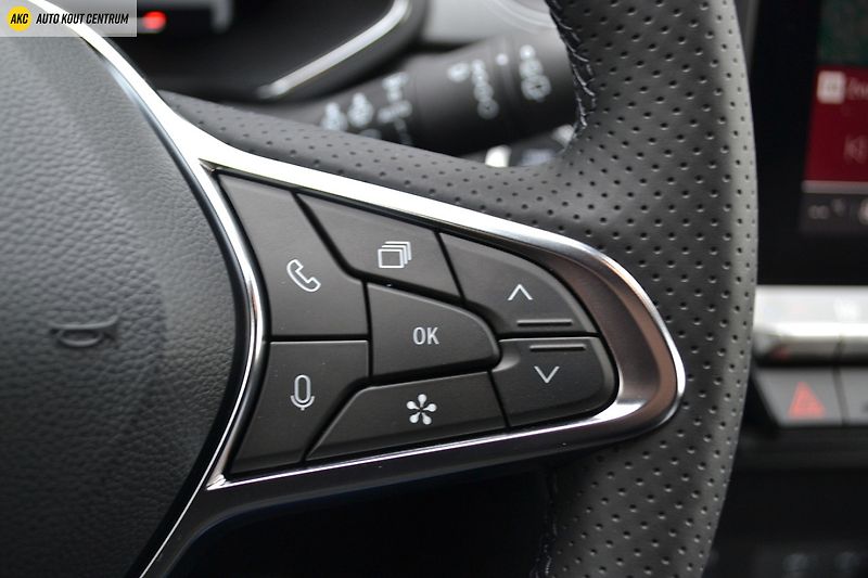 Renault Captur techno mild hybrid 140 - fotka 26 z 49