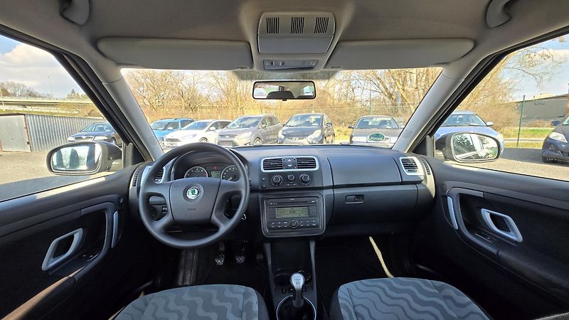Škoda Fabia 1.4 16V AMBIENTE 1MAJITEL - fotka 20 z 36