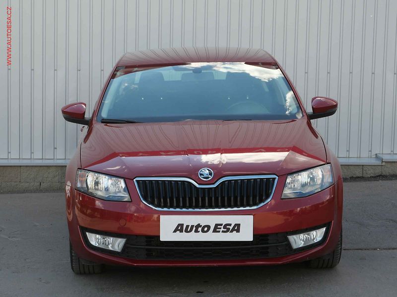 Škoda Octavia (2016) 1.4 TSi, ČR, Style, DSG - fotka 2 z 22