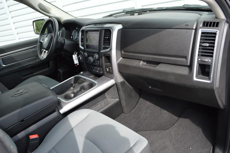 Dodge RAM 1500 1500 5.7 HEMi LPG TOP! - fotka 3 z 13