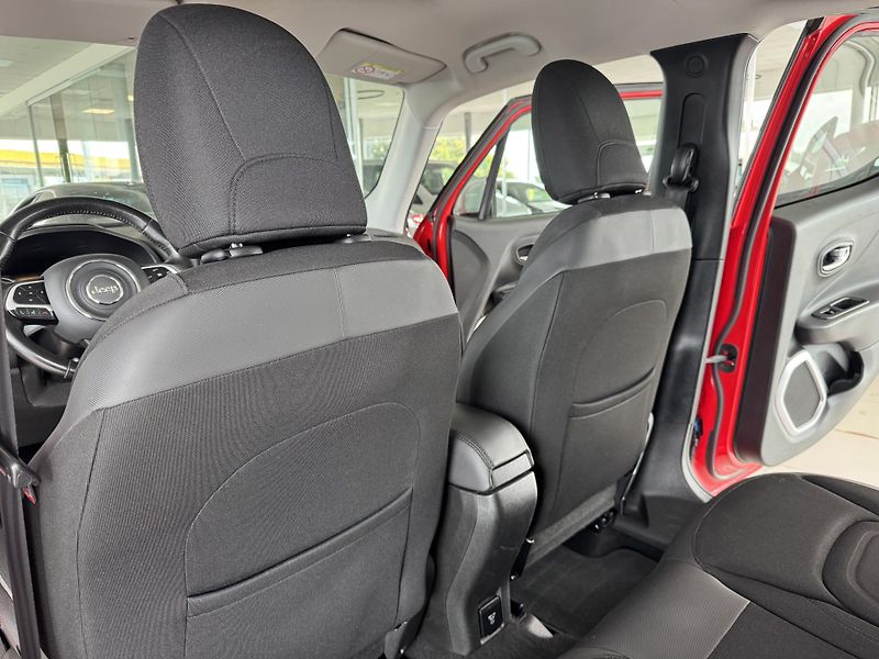 Jeep Renegade 2,0M-Jet 4WD*AUT*KeyLess*Navi - fotka 15 z 32