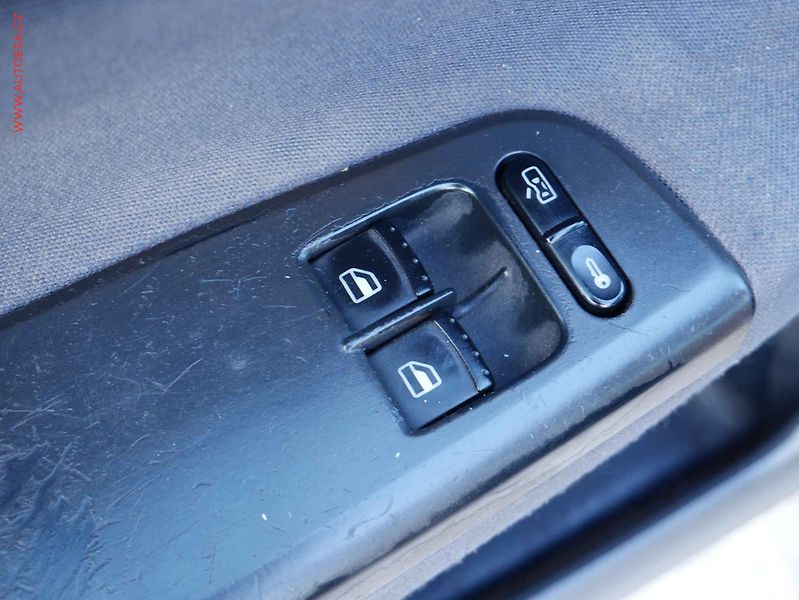 Škoda Octavia (2007) 1.6i, AC, temp - fotka 15 z 16