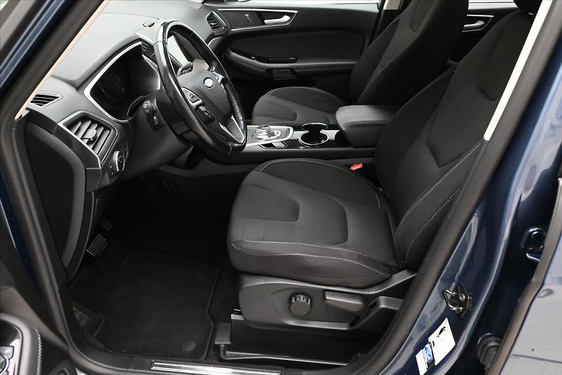 Ford S-MAX 2,0 EcoBLUE 140 kW AT8 7MÍST Z - fotka 14 z 32